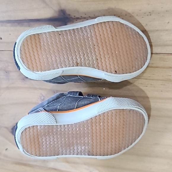 Sperry Toddler Shoes with Velcro Straps - Picture 2 of 4